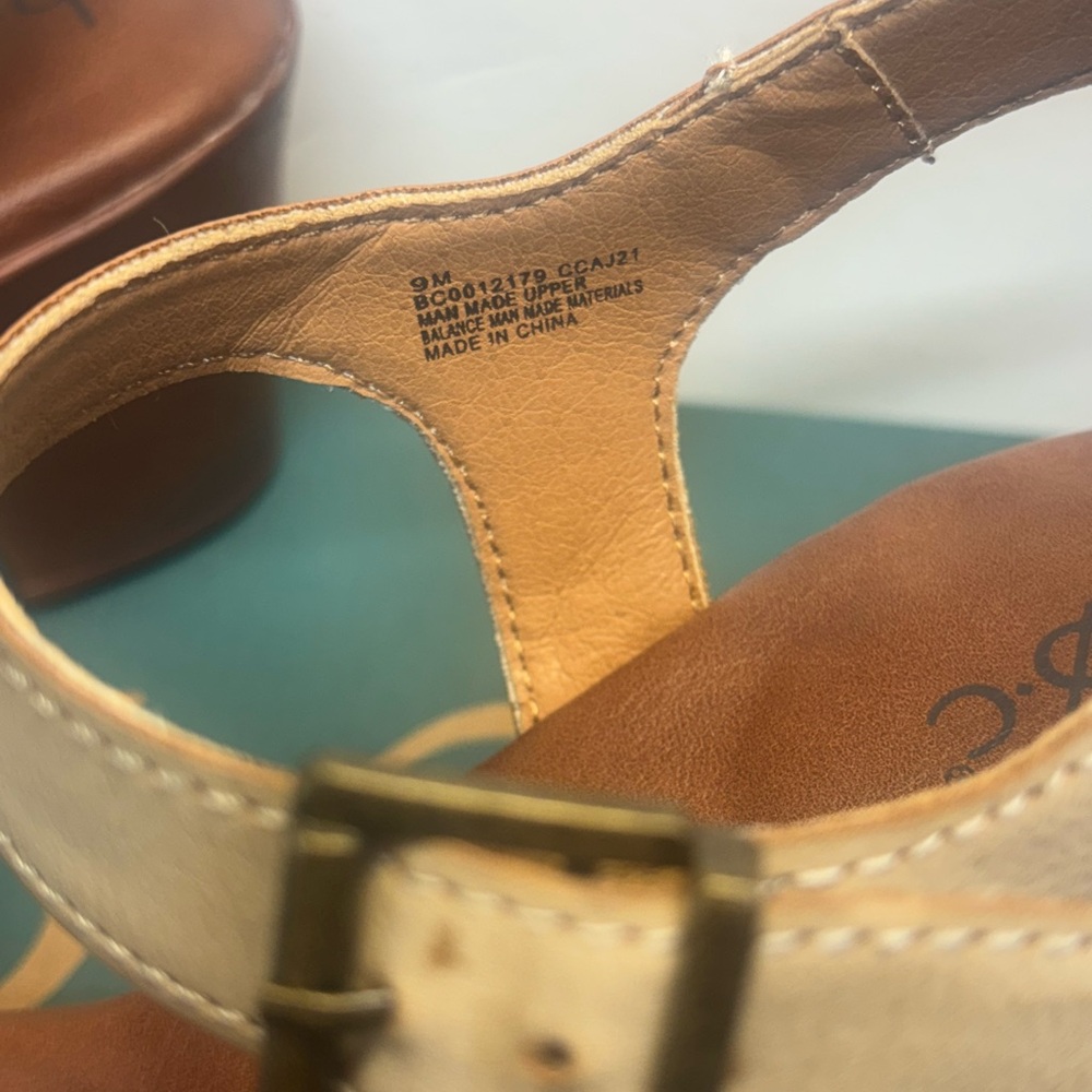 b.o.c. Cream and Brown Women's Gigi Sandals, Size 9M - Picture 2 of 9